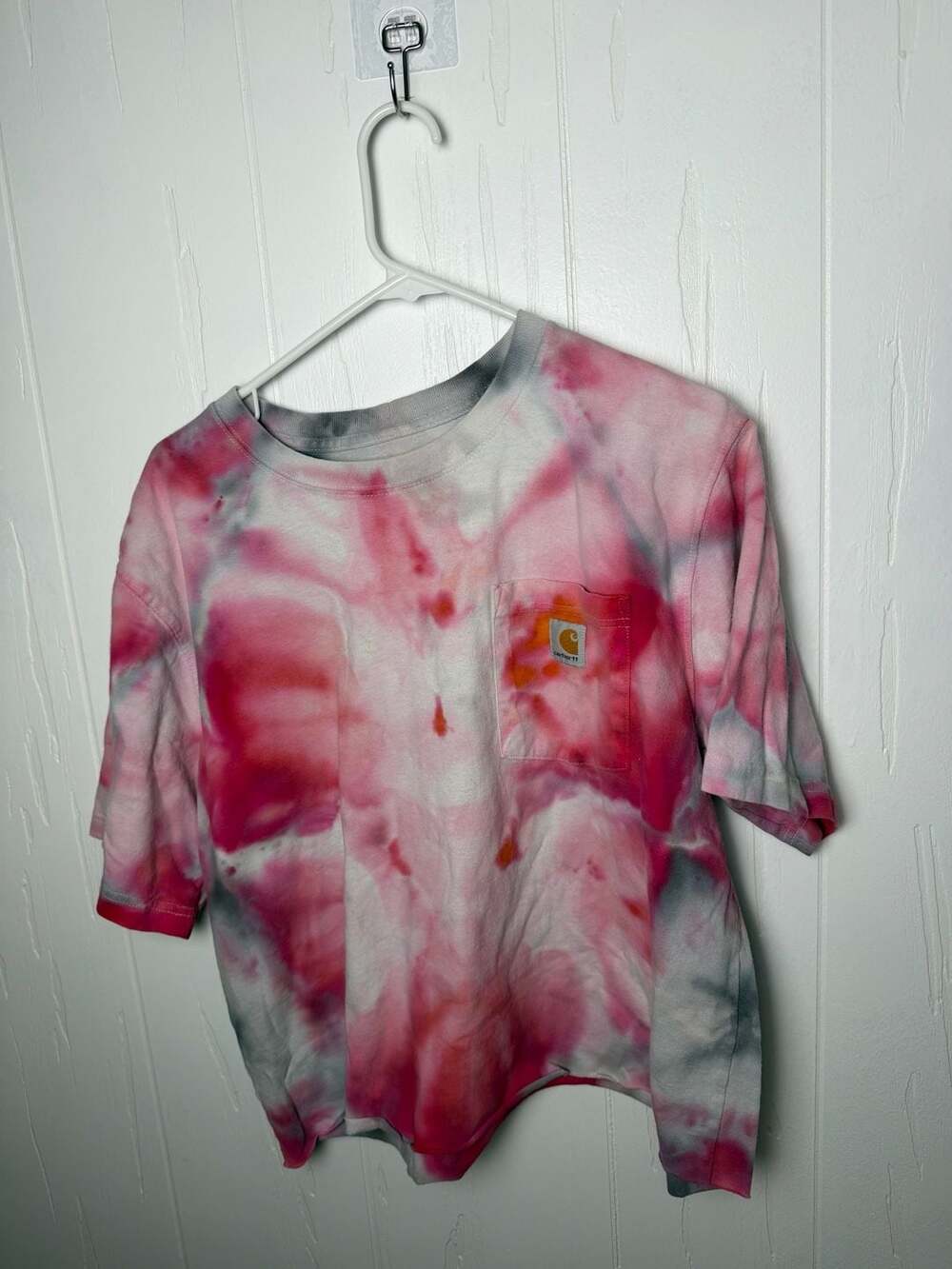 Carhartt K87 Relaxed Fit Tie Dye Pocket T-Shirt Red Pink Large